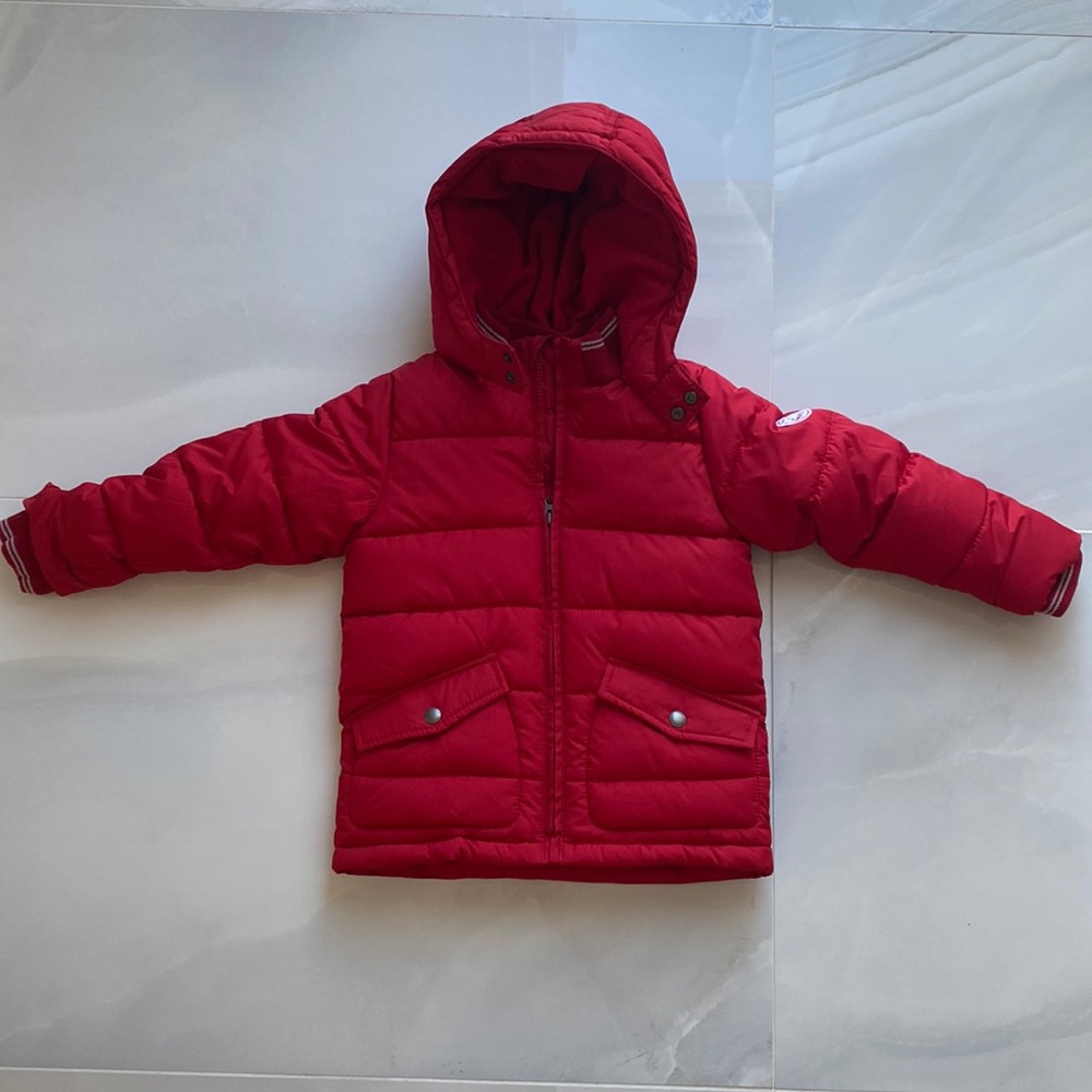 Red Gap size 5 warm boys/girls coat.